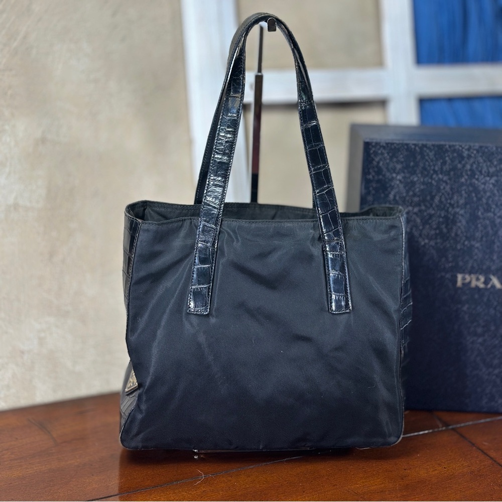AUTHENTIC Prada bag. Black. - Picture 3 of 16